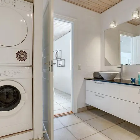 Feriehus Riki - 150m From The Sea By Interhome *